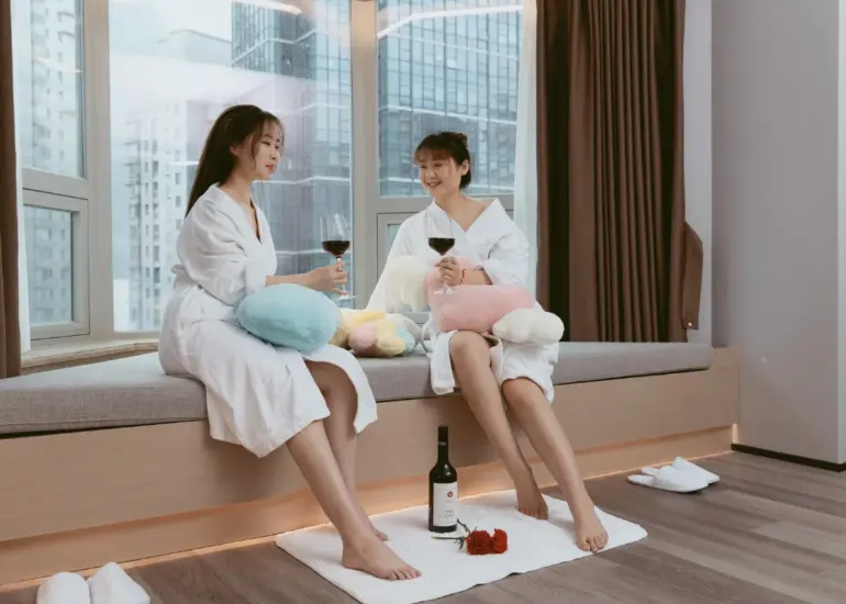 180-Degree High Rise Night View King-Size Room