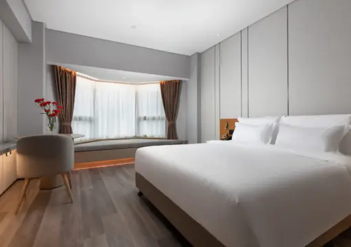 180-Degree High Rise Night View King-Size Room