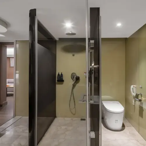 Suite – 1-Room, City-View (2 Beds) (1 Living Room, Bathtub, Sofa)