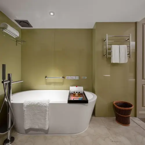 Suite – 1-Room, City-View (2 Beds) (1 Living Room, Bathtub, Sofa)