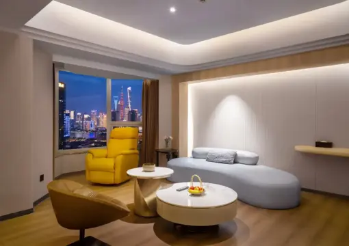 Suite (Bathtub)